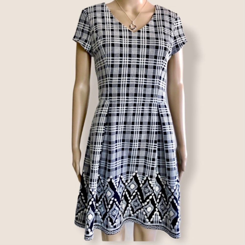 41 Hawthorn dress with back cut outs Sz.M